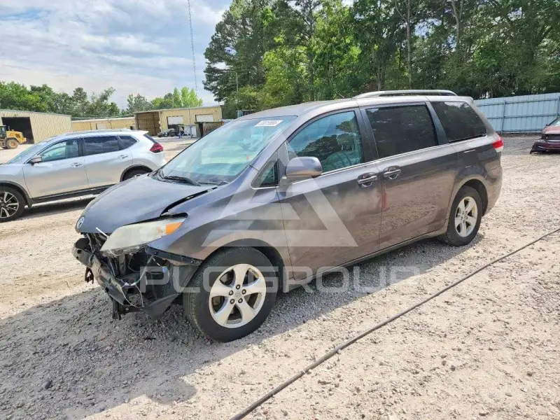 2012 Toyota SIENNA фото