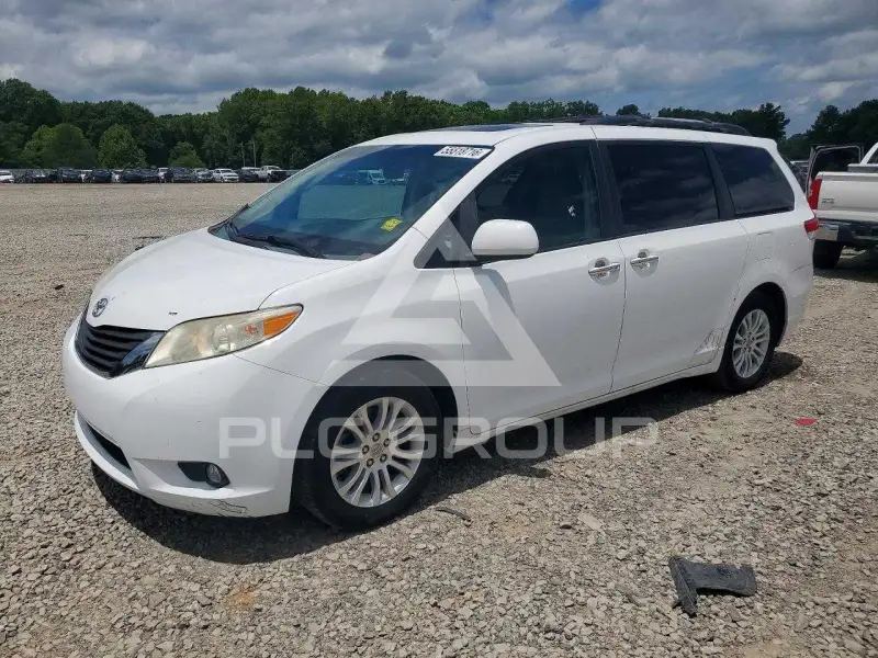 2012 Toyota SIENNA фото