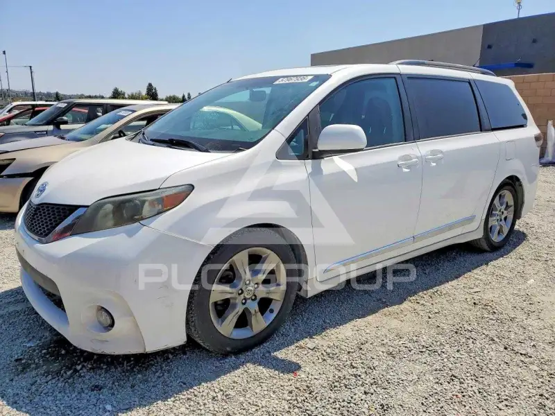 2012 Toyota SIENNA фото