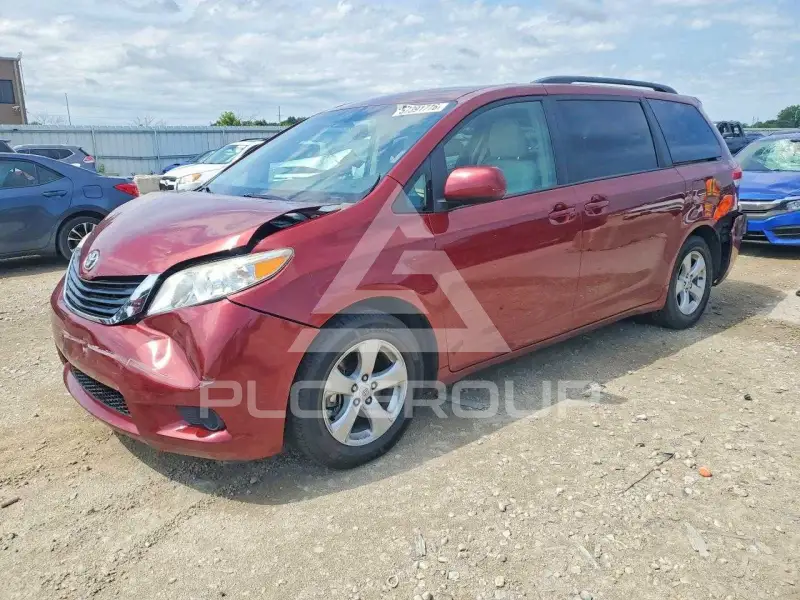 2012 Toyota SIENNA фото