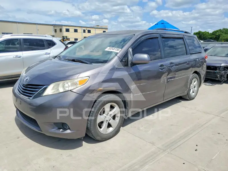 2012 Toyota SIENNA фото