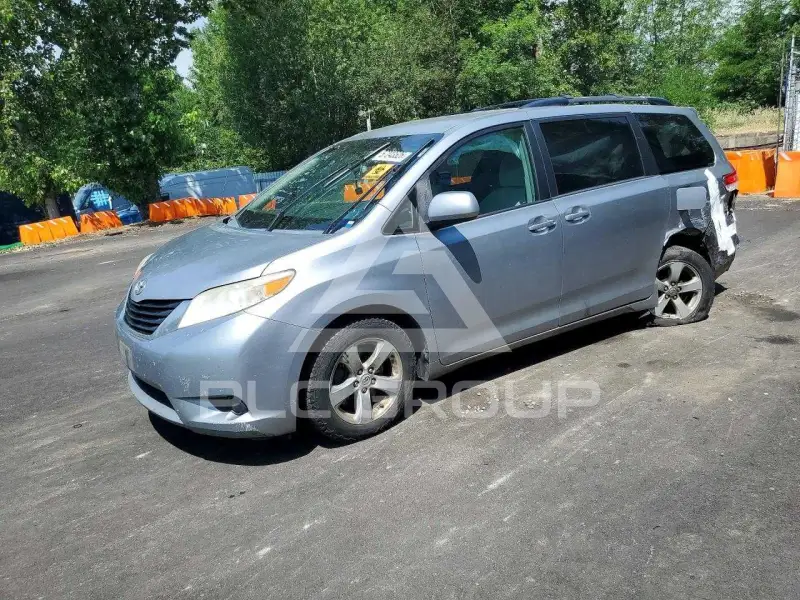 2012 Toyota SIENNA фото