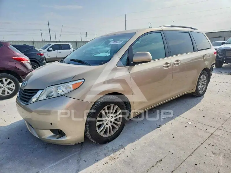2012 Toyota SIENNA фото