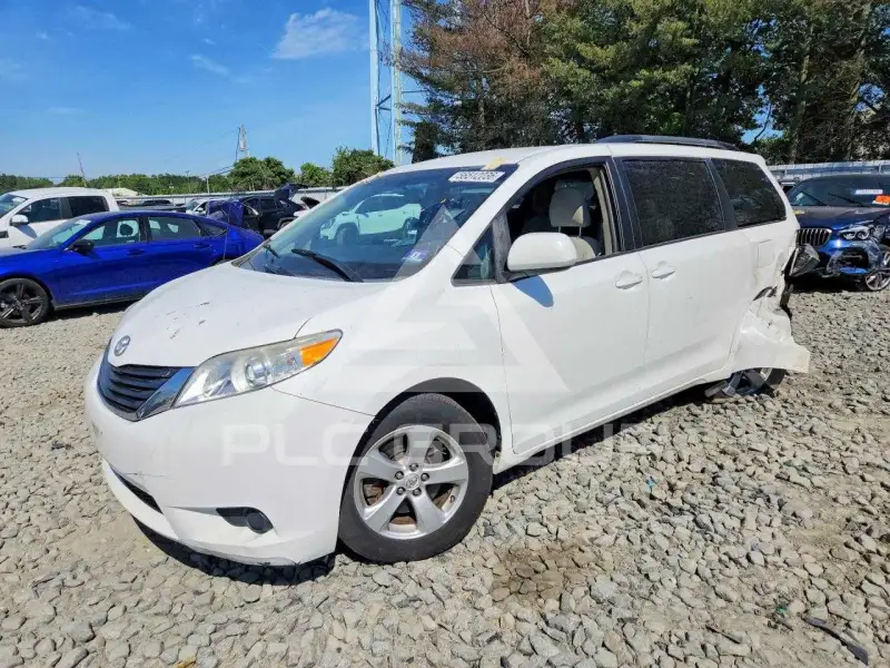 2012 Toyota SIENNA фото