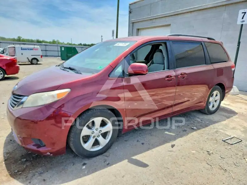 2012 Toyota SIENNA фото