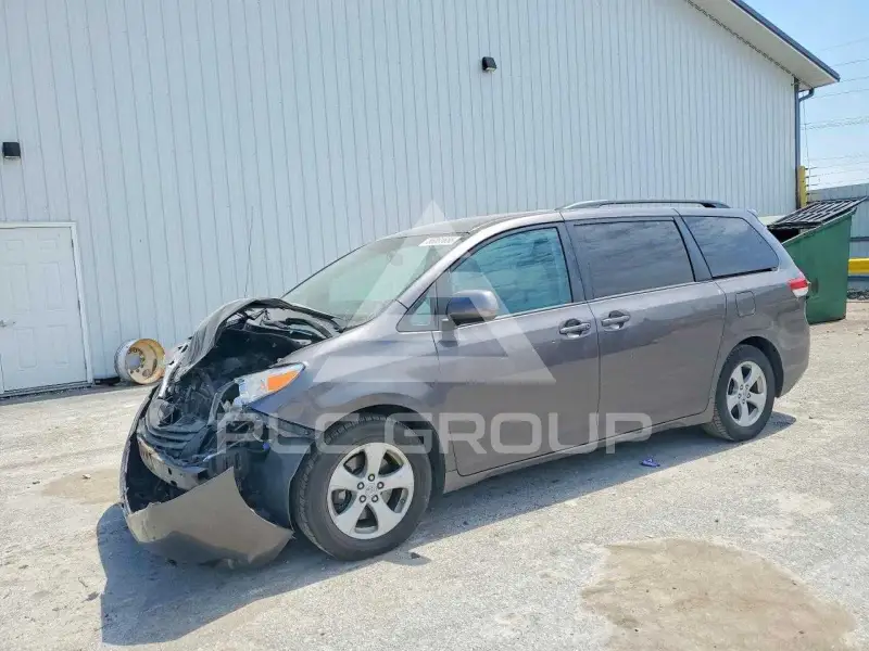 2012 Toyota SIENNA фото