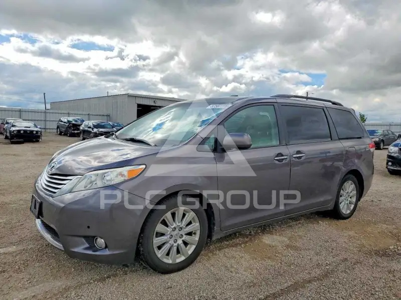 2012 Toyota SIENNA фото