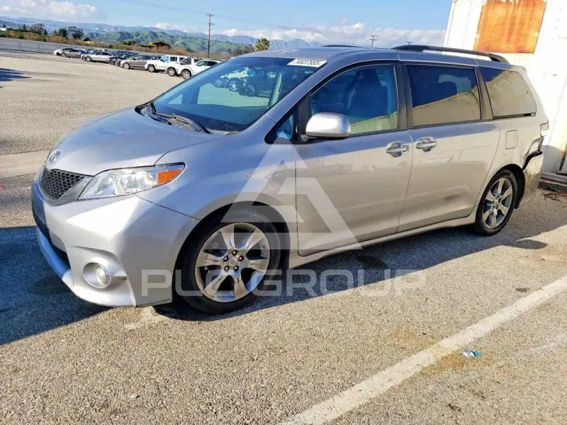 2012 Toyota SIENNA фото