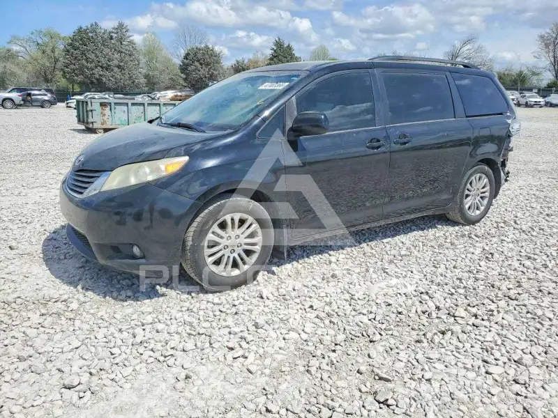 2012 Toyota SIENNA фото