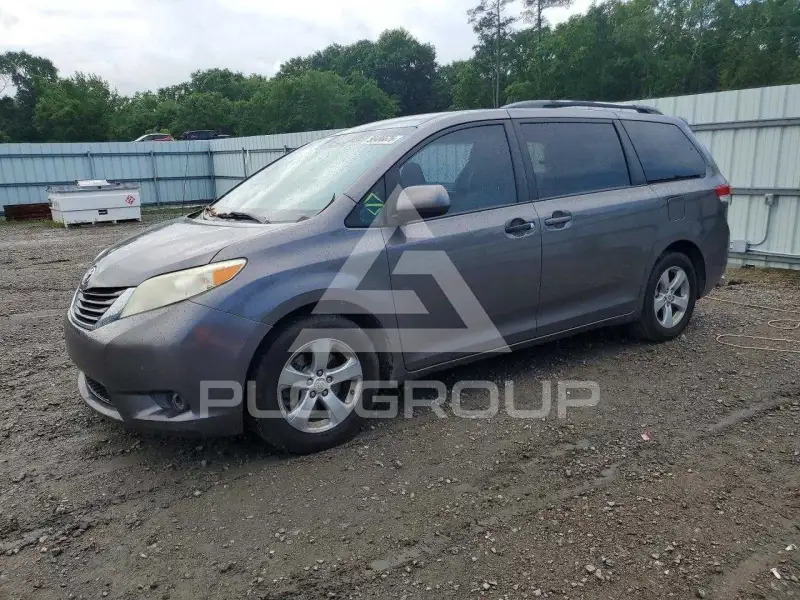 2012 Toyota SIENNA фото