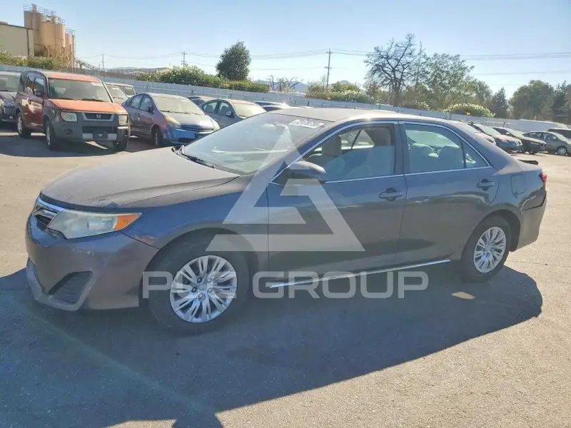 2012 Toyota CAMRY фото