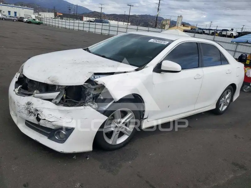 2012 Toyota CAMRY фото