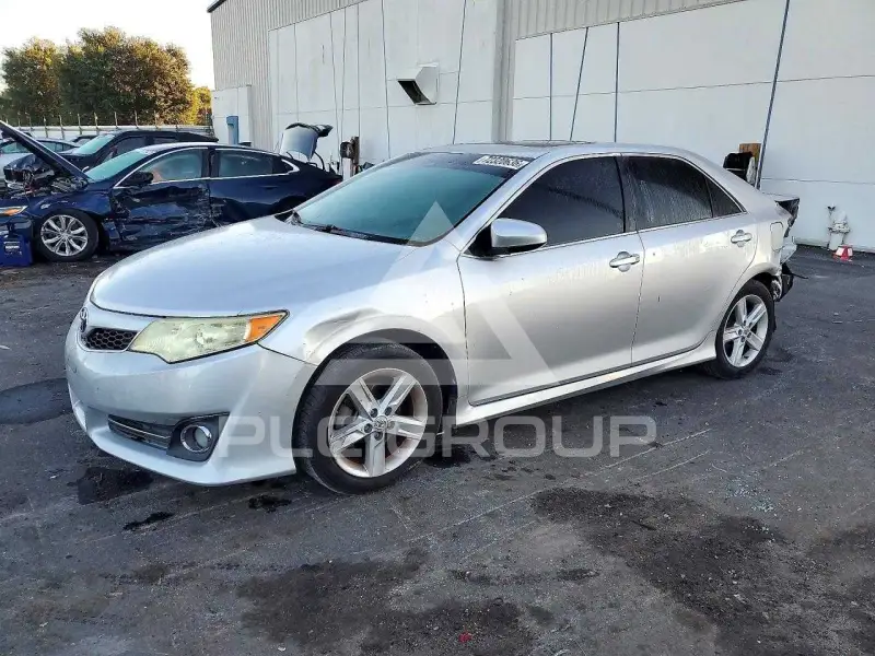 2012 Toyota CAMRY фото