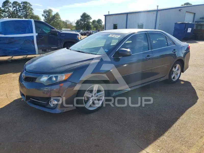 2012 Toyota CAMRY фото