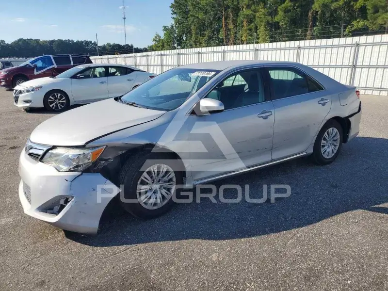 2012 Toyota CAMRY фото