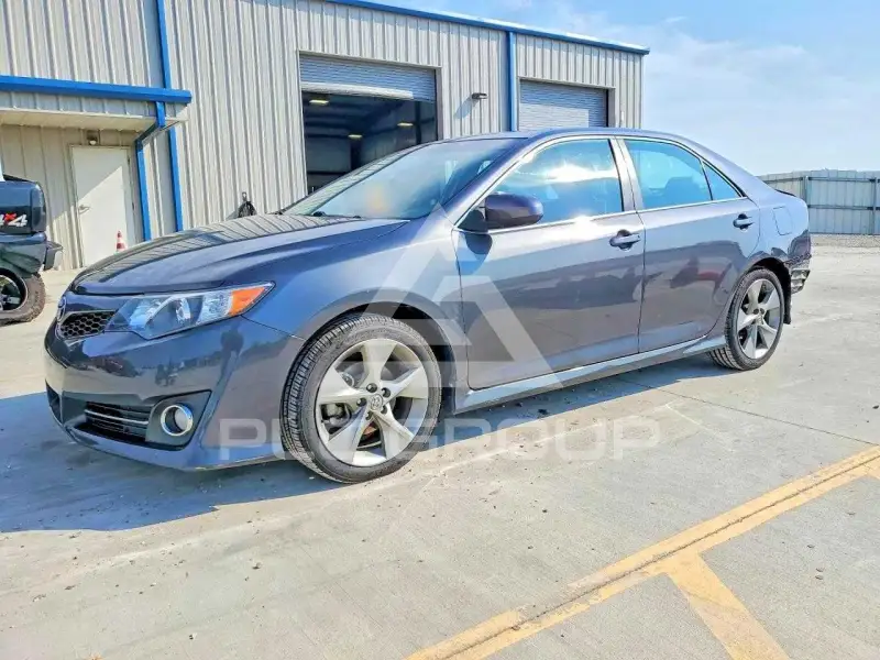 2012 Toyota CAMRY photo