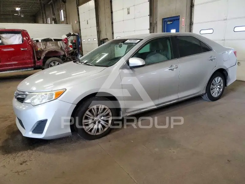 2012 Toyota CAMRY фото