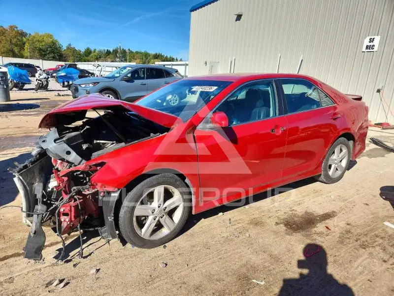 2012 Toyota CAMRY фото