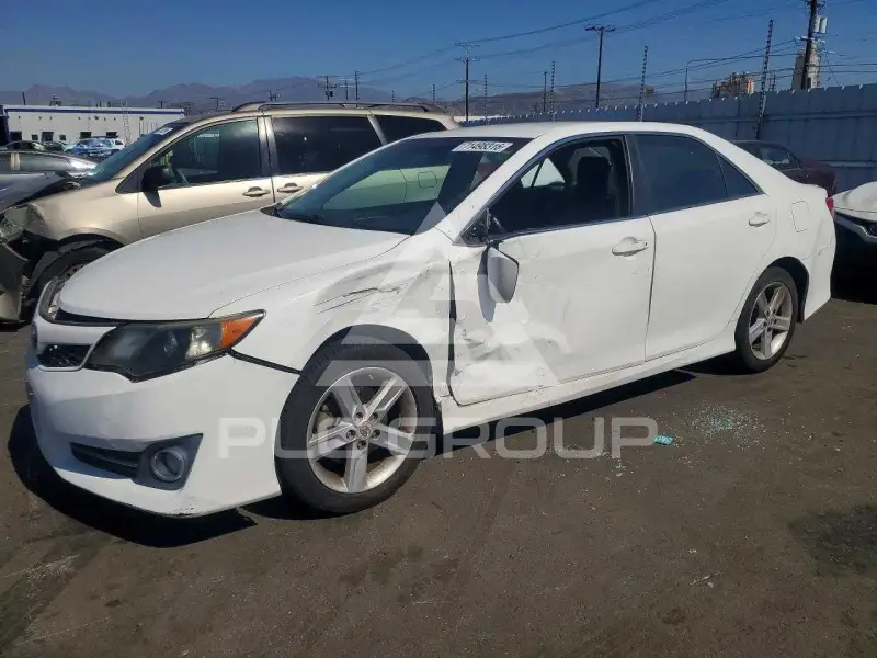 2012 Toyota CAMRY фото