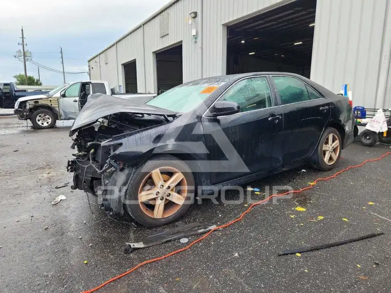 2012 Toyota CAMRY фото