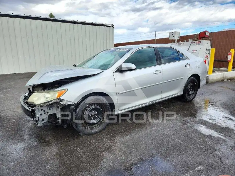 2012 Toyota CAMRY фото