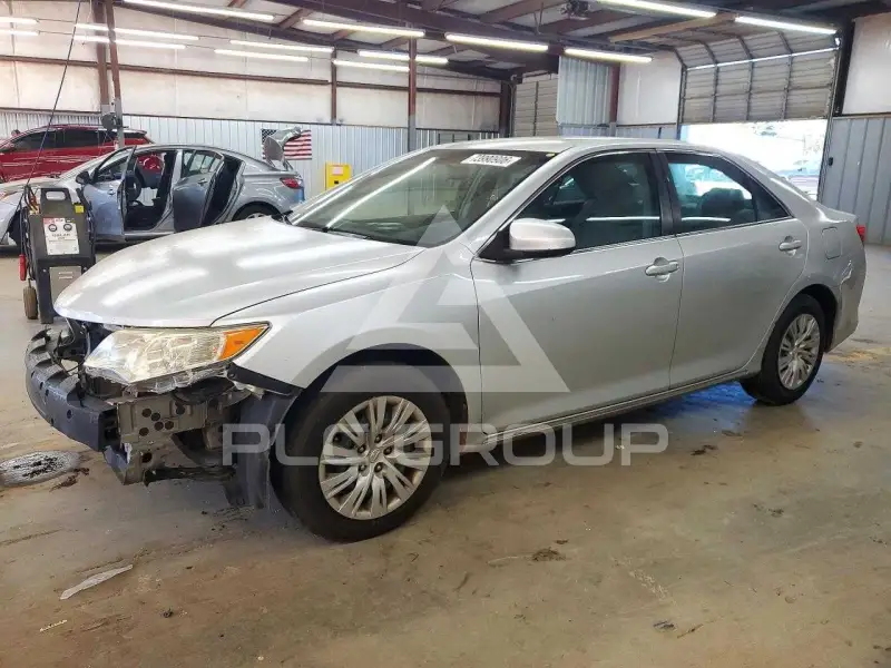 2012 Toyota CAMRY фото