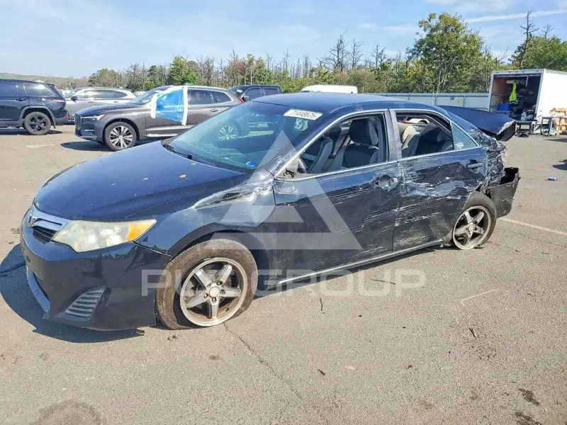 2012 Toyota CAMRY фото