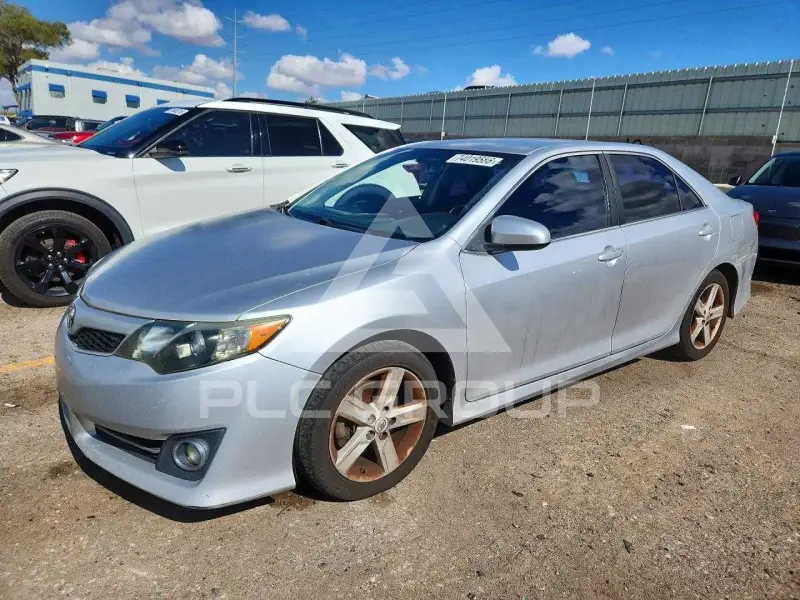 2012 Toyota CAMRY фото