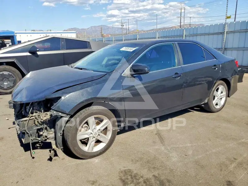 2012 Toyota CAMRY фото