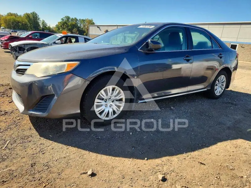 2012 Toyota CAMRY фото