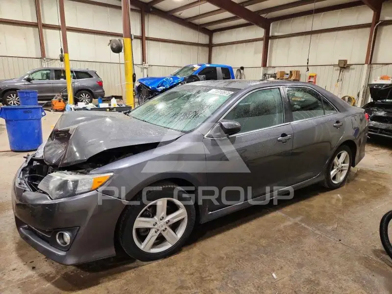 2012 Toyota CAMRY фото