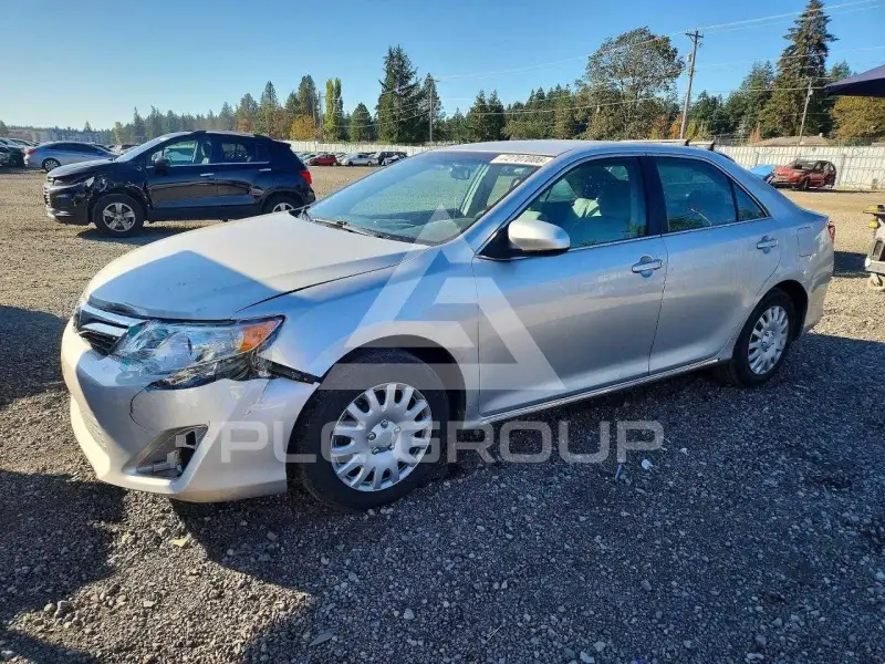 2012 Toyota CAMRY фото