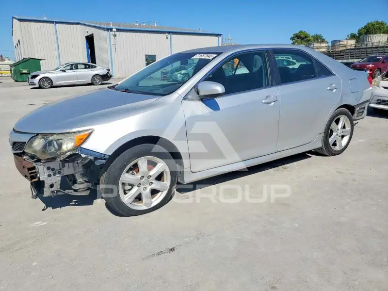 2012 Toyota CAMRY фото