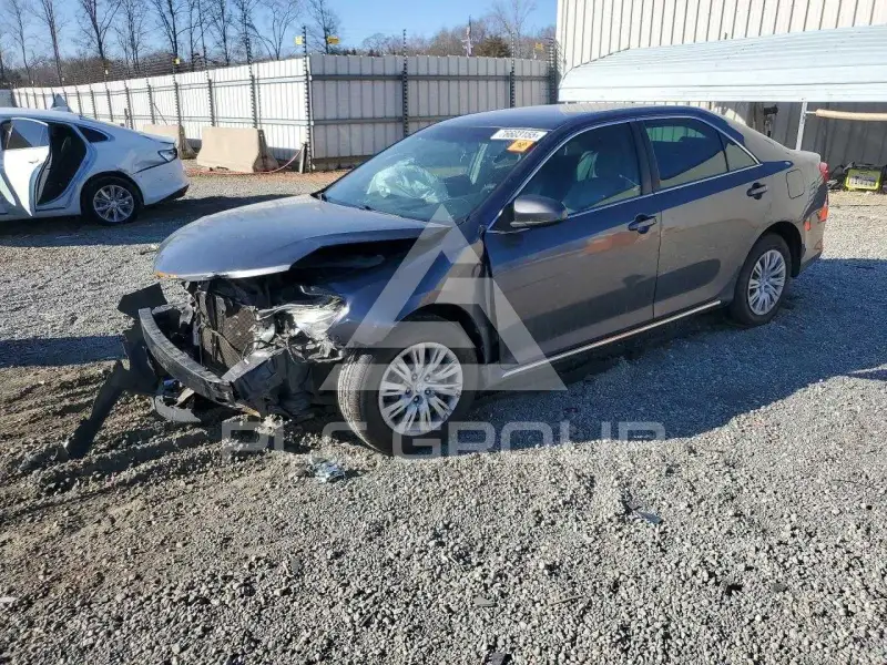 2012 Toyota CAMRY фото