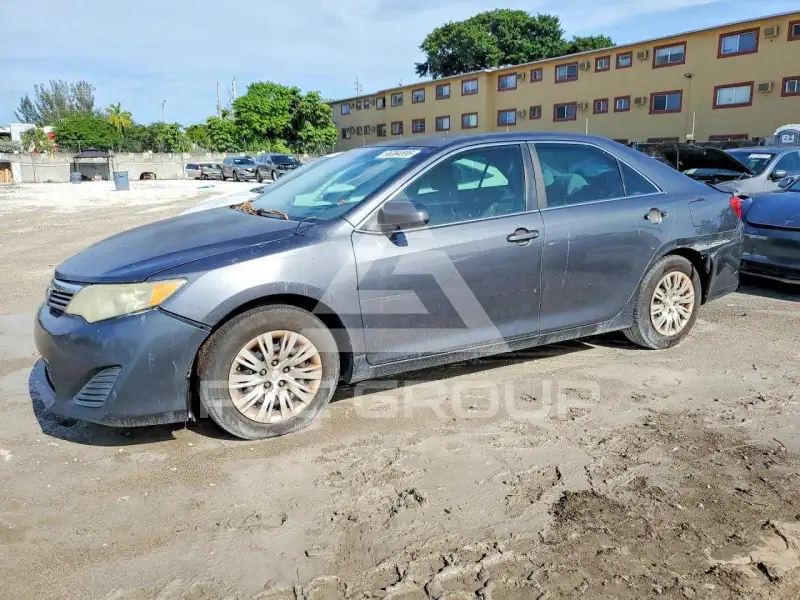 2012 Toyota CAMRY фото
