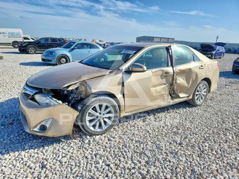 2012 Toyota CAMRY фото