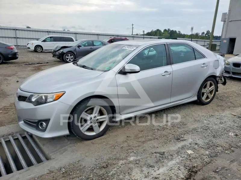 2012 Toyota CAMRY фото