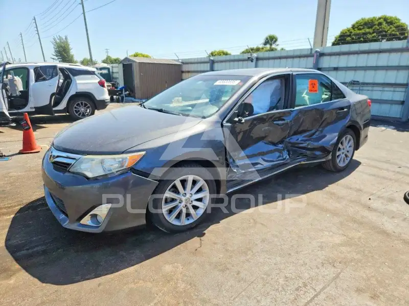 2012 Toyota CAMRY фото