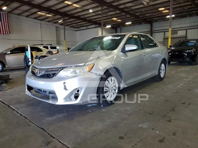 2012 Toyota CAMRY фото