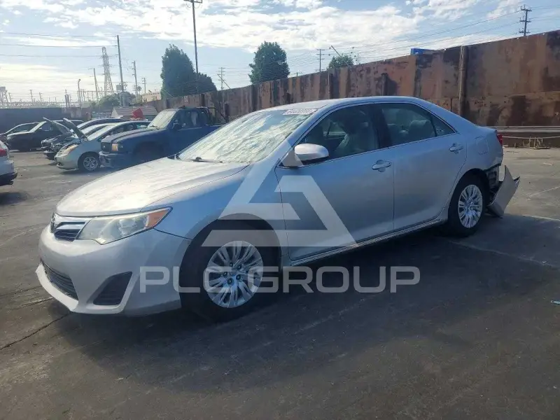 2012 Toyota CAMRY фото