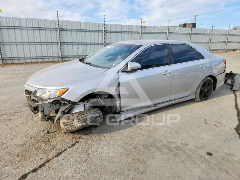 2012 Toyota CAMRY фото