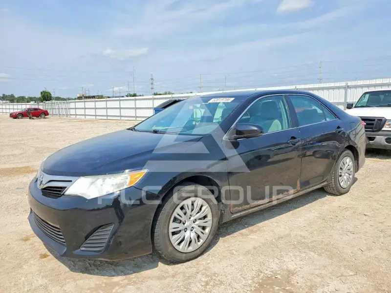 2012 Toyota CAMRY фото