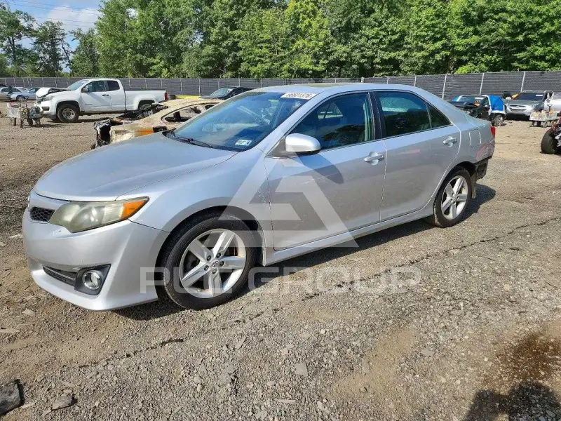 2012 Toyota CAMRY фото