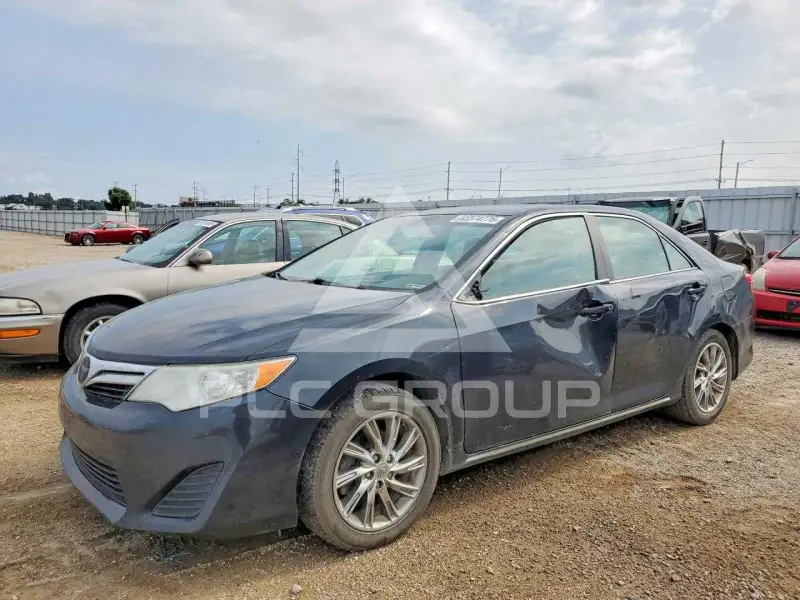 2012 Toyota CAMRY фото