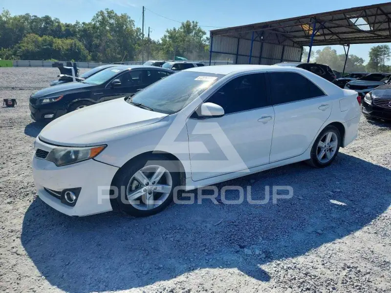 2012 Toyota CAMRY фото