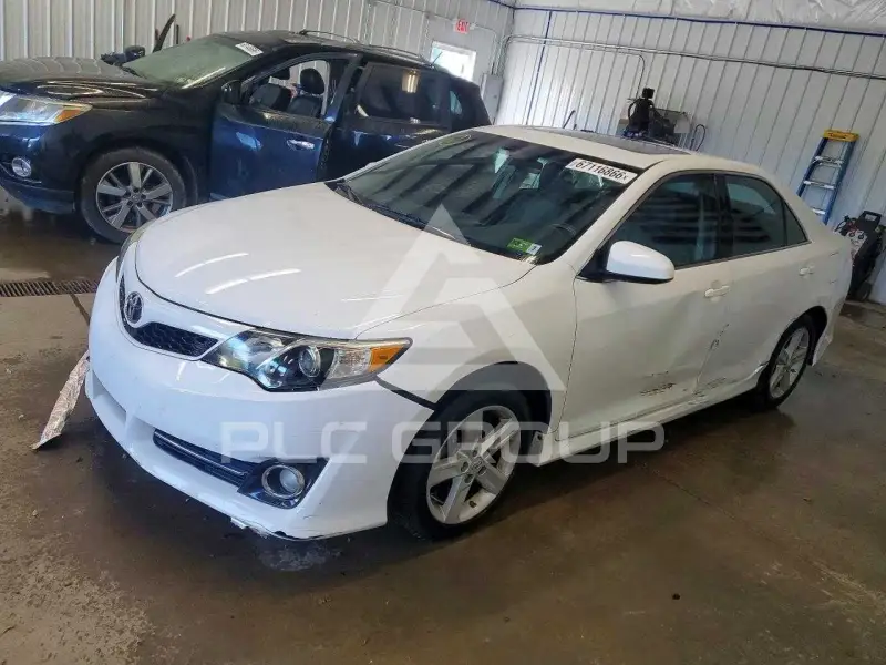2012 Toyota CAMRY фото