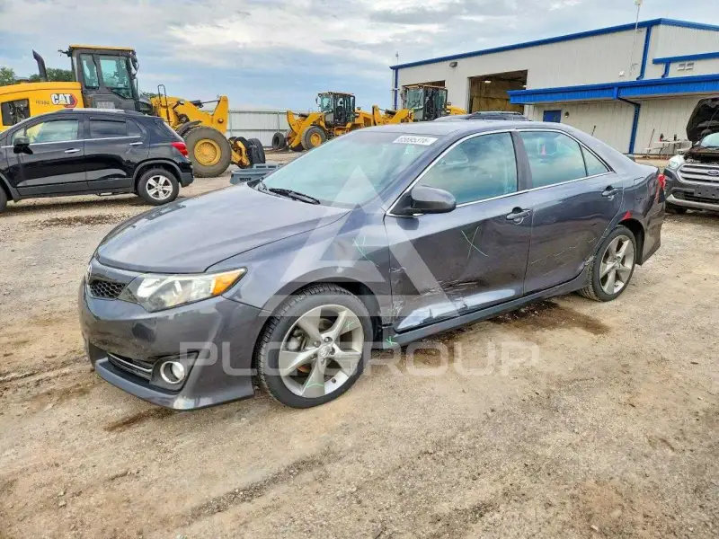 2012 Toyota CAMRY фото