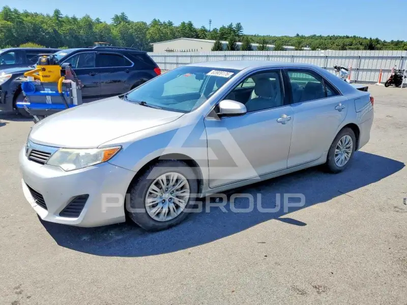 2012 Toyota CAMRY фото