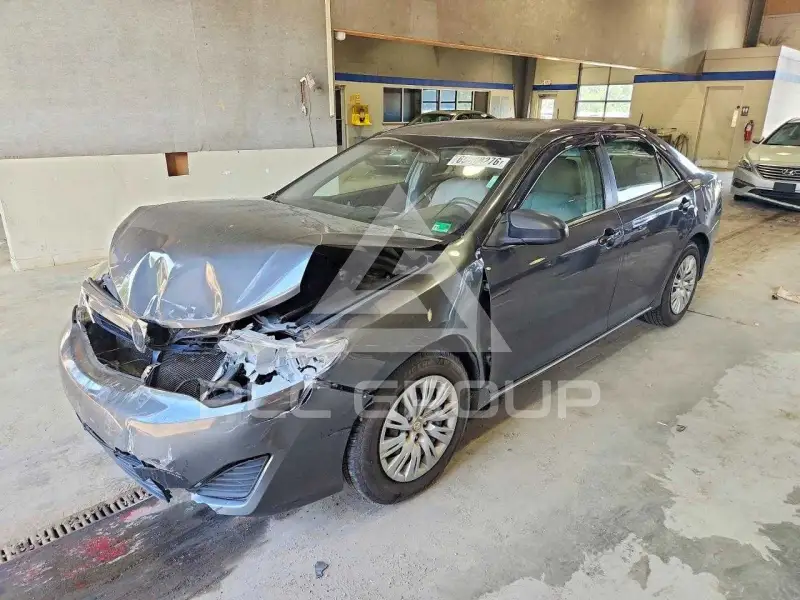 2012 Toyota CAMRY фото