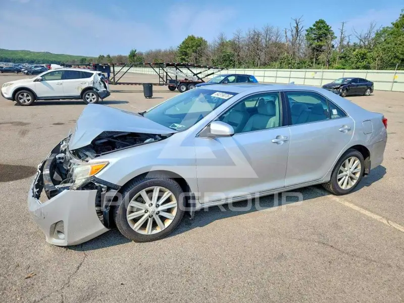 2012 Toyota CAMRY фото